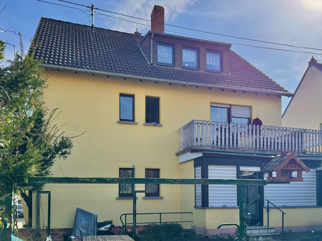 Immobilie in Bassenheim - 3 WOHNUNGEN, GARAGE, GARTEN, voll vermietet - Bild 2