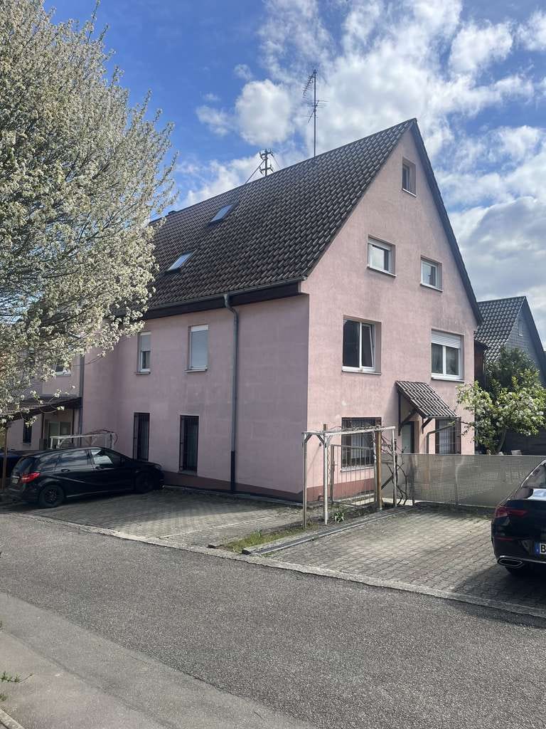 Immobilie in Weil der Stadt - 6-Familienhaus mit 6 KFZ Stellplätzen und großem Garten in Merklingen - Bild 1