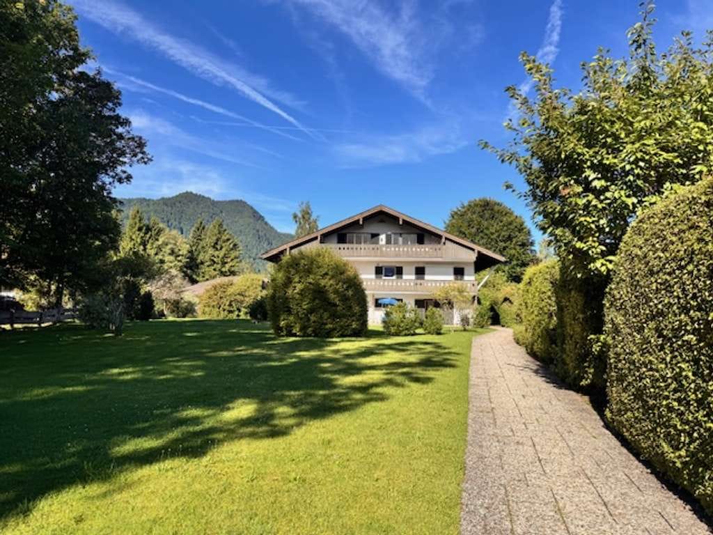 Immobilie in Rottach-Egern - Dachgeschoss - Balkonwohnung in ruhiger und sonniger Wohnlage am Oberachweg - Bild 1