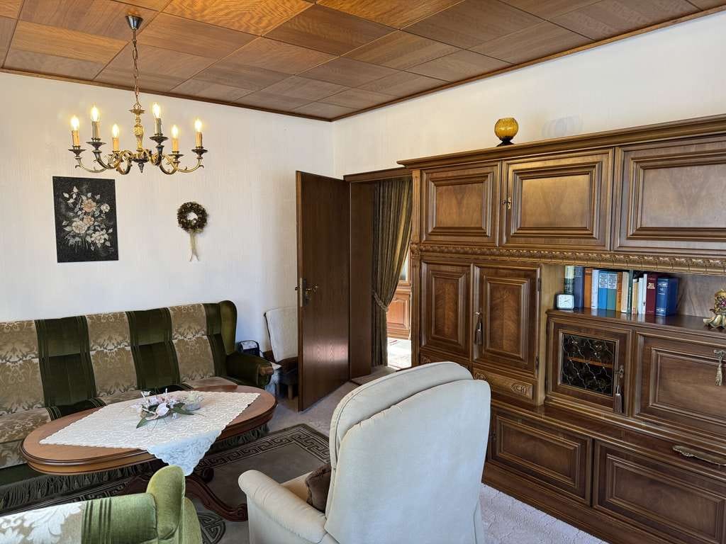 Immobilie in Niederzissen - Zwei-Parteienhaus mit Baugrund - Bild 4