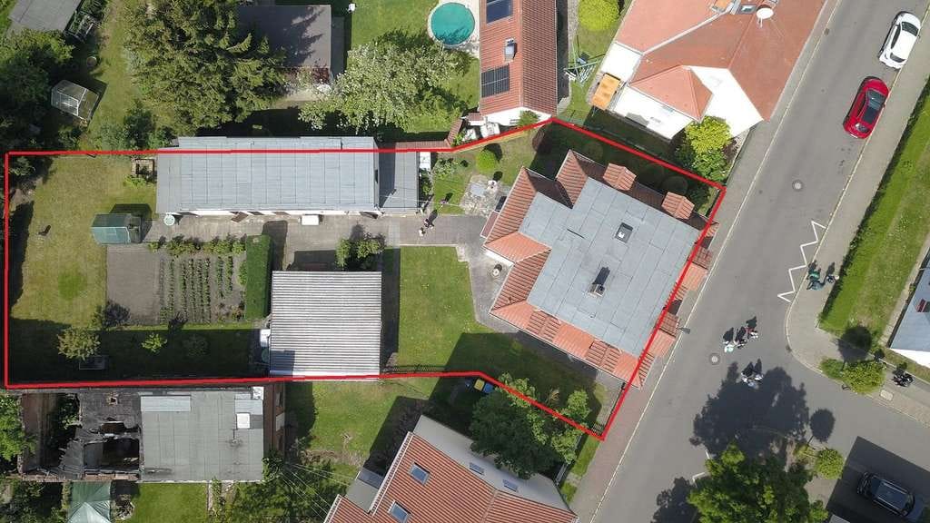 Immobilie in Böhlen - Leerstehendes Ein- bzw. Mehrfamilienhaus mit Garage in Böhlen - sofort verfügbar - Bild 3