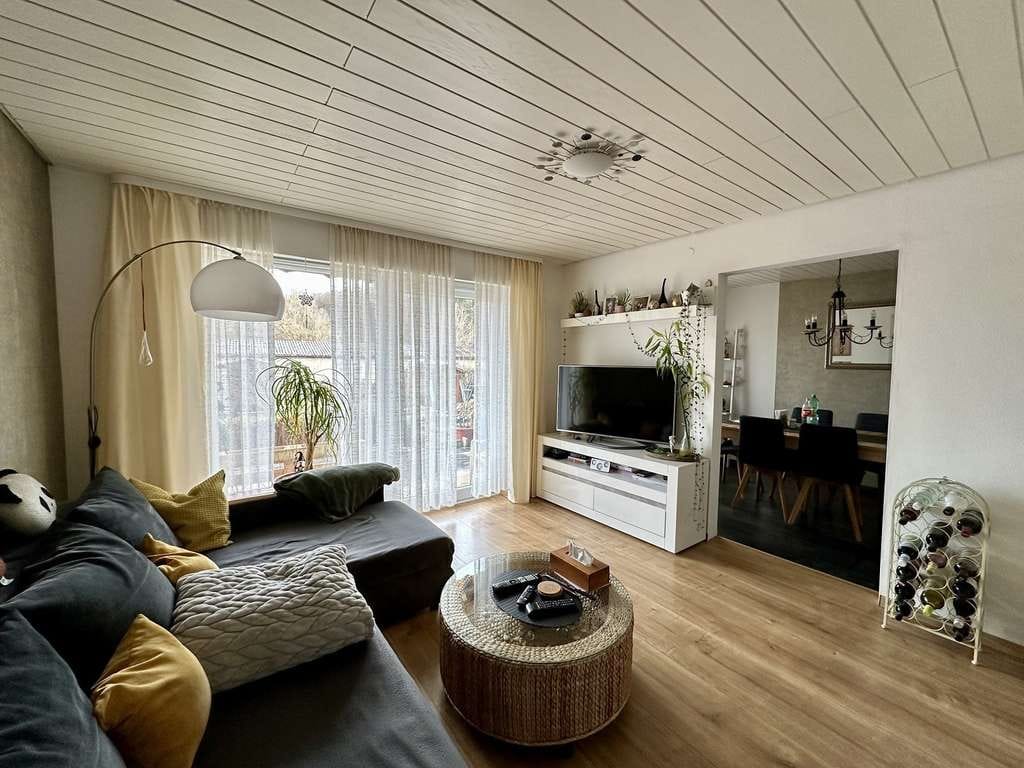 Immobilie in Lenningen - Charmantes Reihenmittelhaus in ruhiger Wohnlage - Bild 2