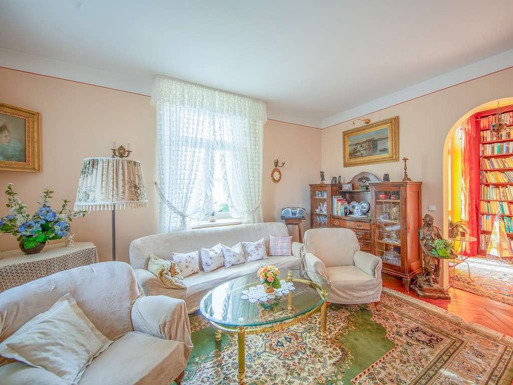 Immobilie in Dießen am Ammersee - STILVOLLES WOHNEN, REPRÄSENTATIVES ARBEITEN – VILLA MIT GESCHICHTE IM HERZEN VON DIESSEN AM AMMERSEE - Bild 2