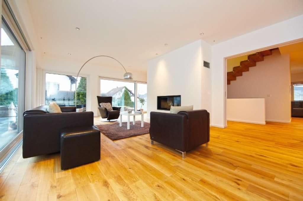 Immobilie in Arnstein - Malerfertiges Haus mit ausgebautem Wohnkeller zum Jubiläumspreis von 459900 € inklusive Grundstück - Bild 4