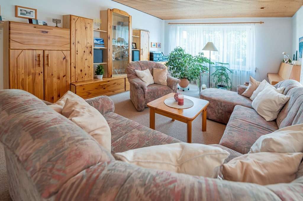 Immobilie in Althütte - 300 m² Wohnfläche: Perfekt für Familie, Arbeiten und Freizeit – mit Garten & Garage - Bild 2