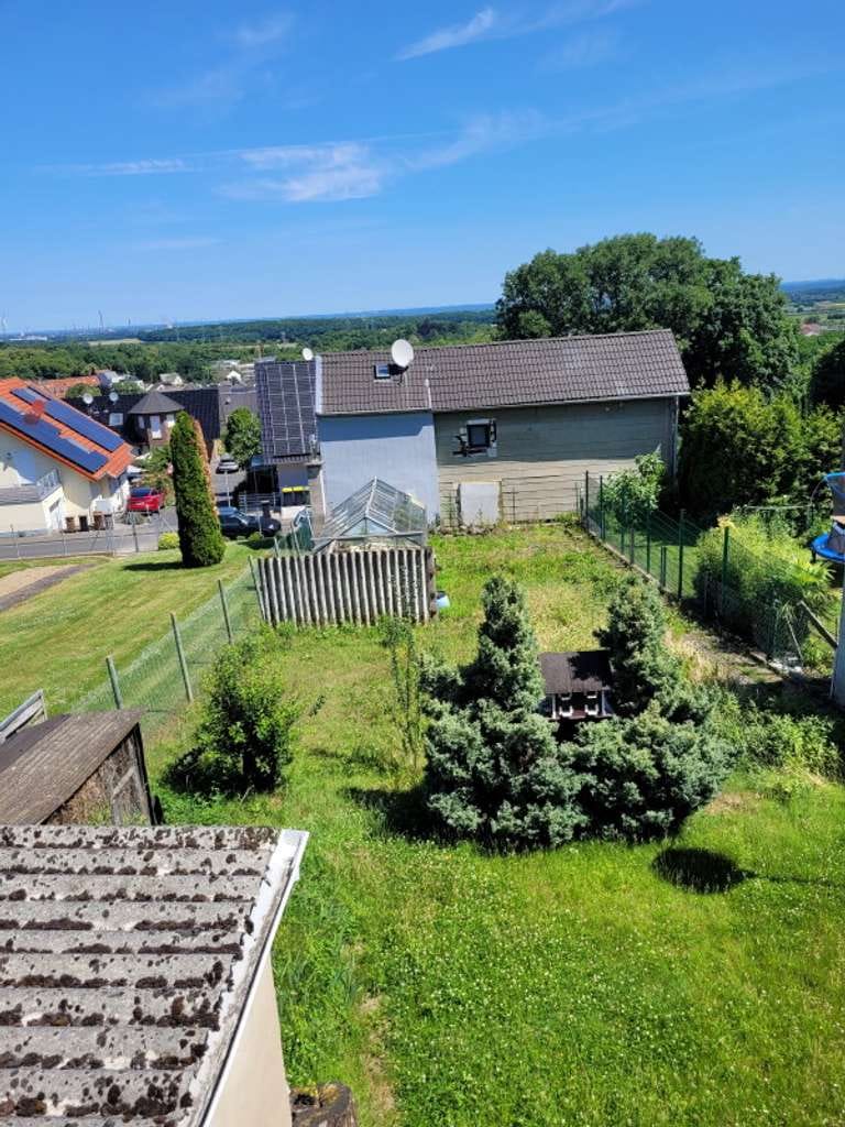 Immobilie in Bornheim - NEUER PREIS:   7-ZIMMERHAUS MIT 3 BÄDERN, 2 GARAGEN UND GROSSEM GARTEN. - Bild 3