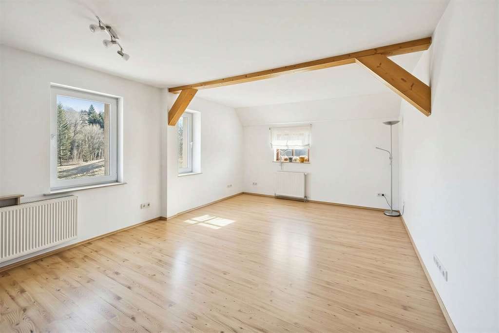 Immobilie in Hermsdorf/Erzgebirge - Freiraum für Familie und Projekte: Einfamilienhaus mit großem Grundstück und Scheune - Bild 2