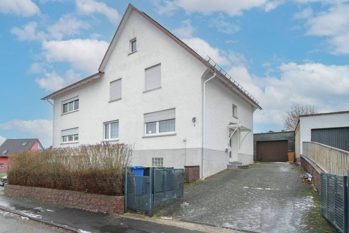 Immobilie in Staufenberg - Ihr Haus für Familie & Investment - Mieteinnahmen machen's möglich - Bild 0