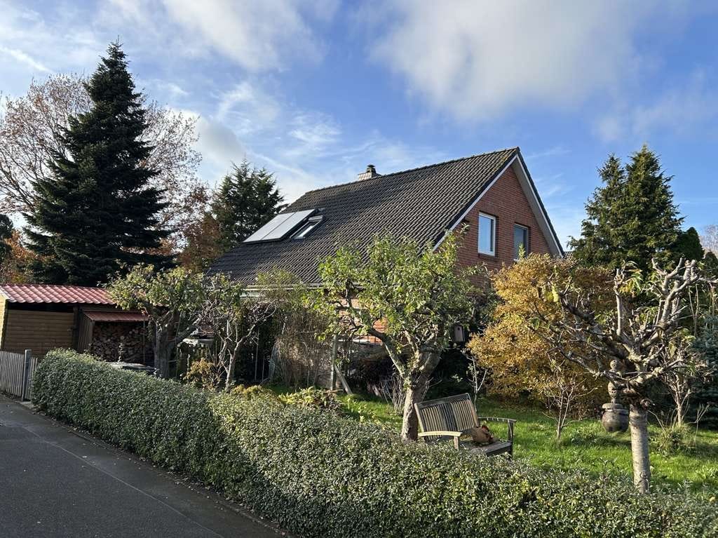 Immobilie in Eddelak - Schönes Einfamilienhaus mit Garage und Gartenpool incl. Überdachung - Bild 0