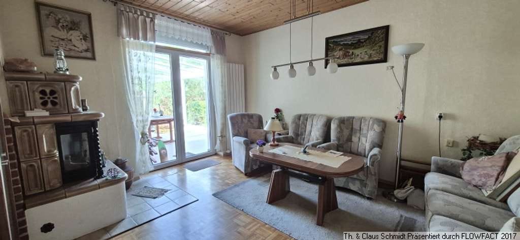 Immobilie in Oldenburg - Energetisch saniertes Wohnhaus mit 1.243 m² Grundstück am Stadtrand von Oldenburg - Bild 1