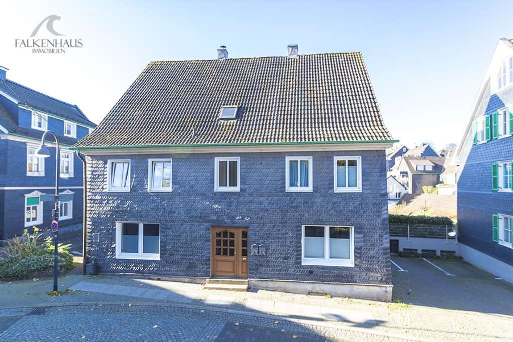 Immobilie in Remscheid - Wovon Großfamilien träumen 
Einfamilienhaus mit Garten, 2 Terrassen und mitten im Zentrum - Bild 0