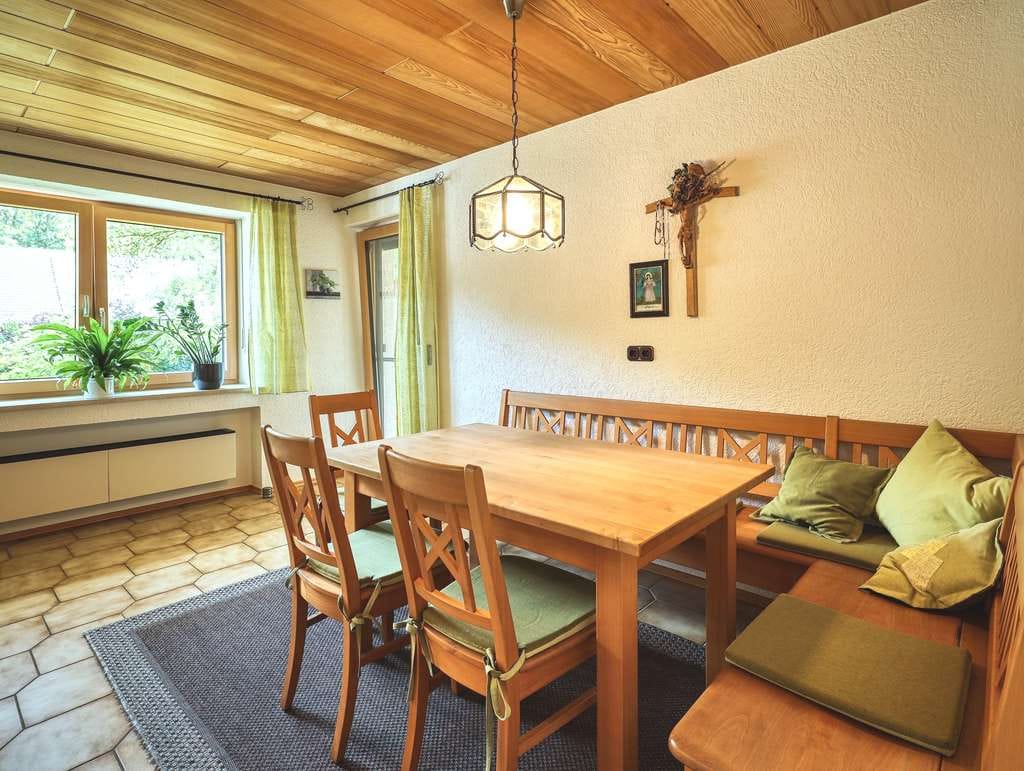 Immobilie in Niederviehbach - Wo die Natur zu Hause ist -  Ihr neues Familienglück mit dem besonderen Stück Lebensqualität - Bild 1