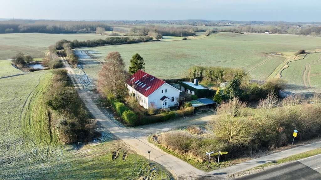 Immobilie in Probsteierhagen - Zwei Häuser. Ein Rückzugsort. – Großzügiges Doppelhaus in idyllischer Alleinlage von Probsteierhagen - Bild 2