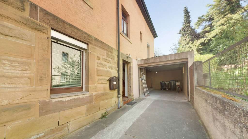 Immobilie in Heilbronn - Historisches Wohnhaus mit 9 Zimmern und Garten auf 452m² Grundstück in zentraler Lage von Böckingen - Bild 2