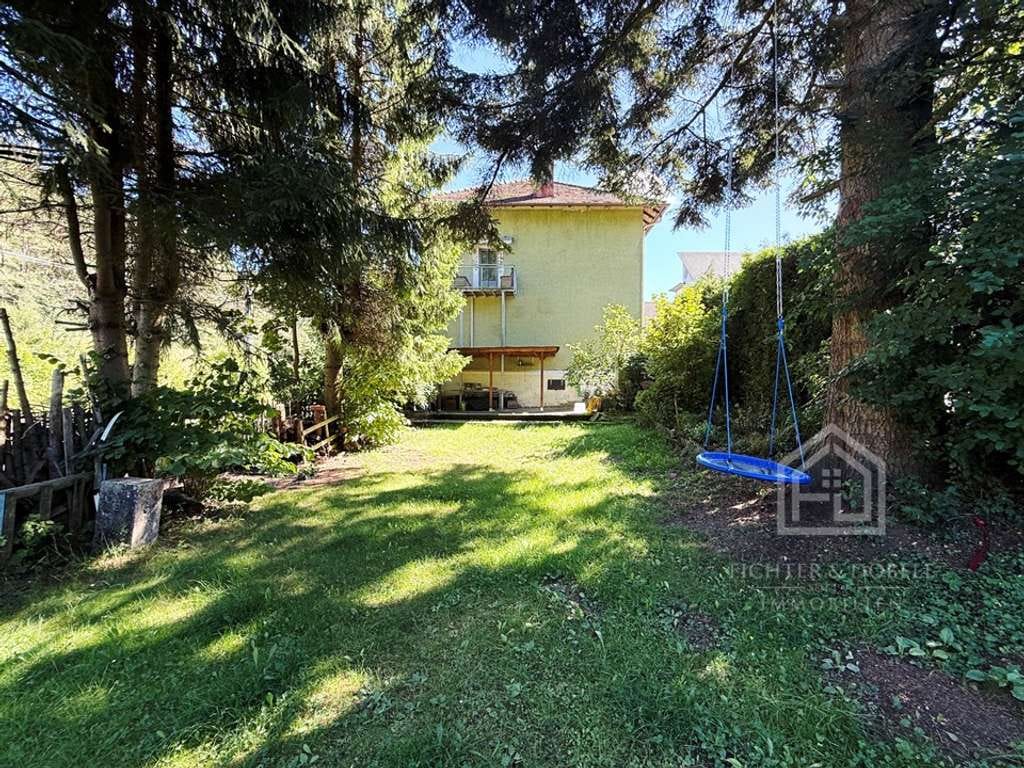 Immobilie in Immendingen - F&D | Wohnen mit Garten: ETW mit 360 qm Grundstücksanteil, Carport & Holzgarage iin Hattingen - Bild 0