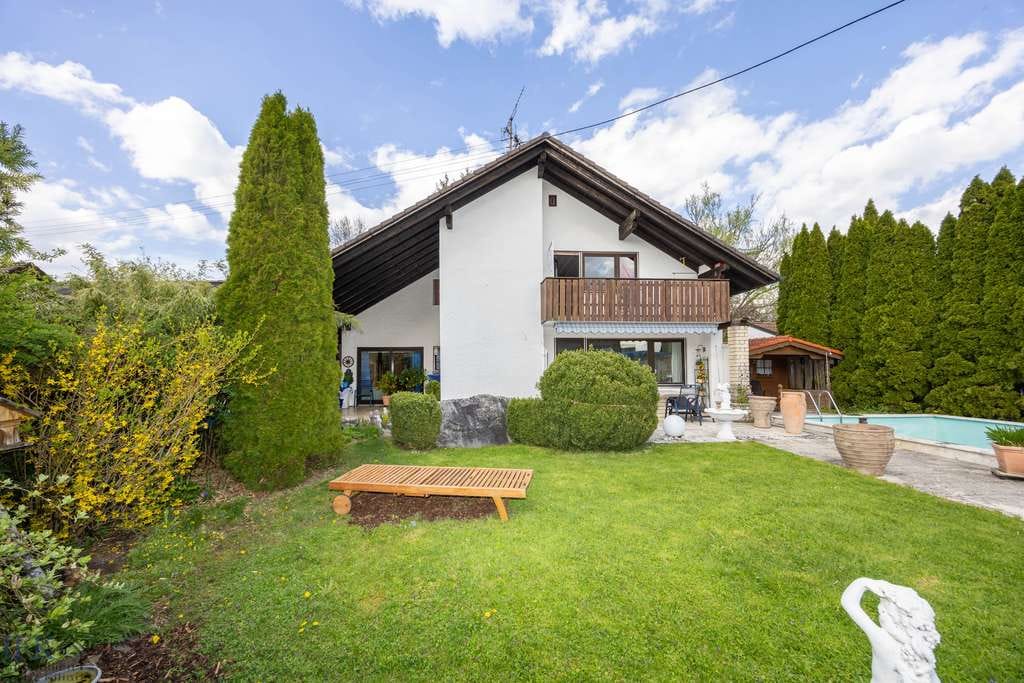 Immobilie in Wielenbach - Bergblick, Bachlauf, Pool! Gepflegtes Einfamilienhaus in ruhiger Wohnlage in Wielenbach - Bild 0