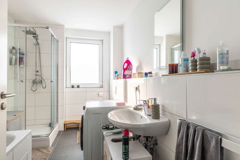Immobilie in Kahl am Main - Kahl am Main: Gepflegte, vermietete 2-Zimmer-Wohnung mit tollem Grundriss in kleiner Wohneinheit - Bild 4
