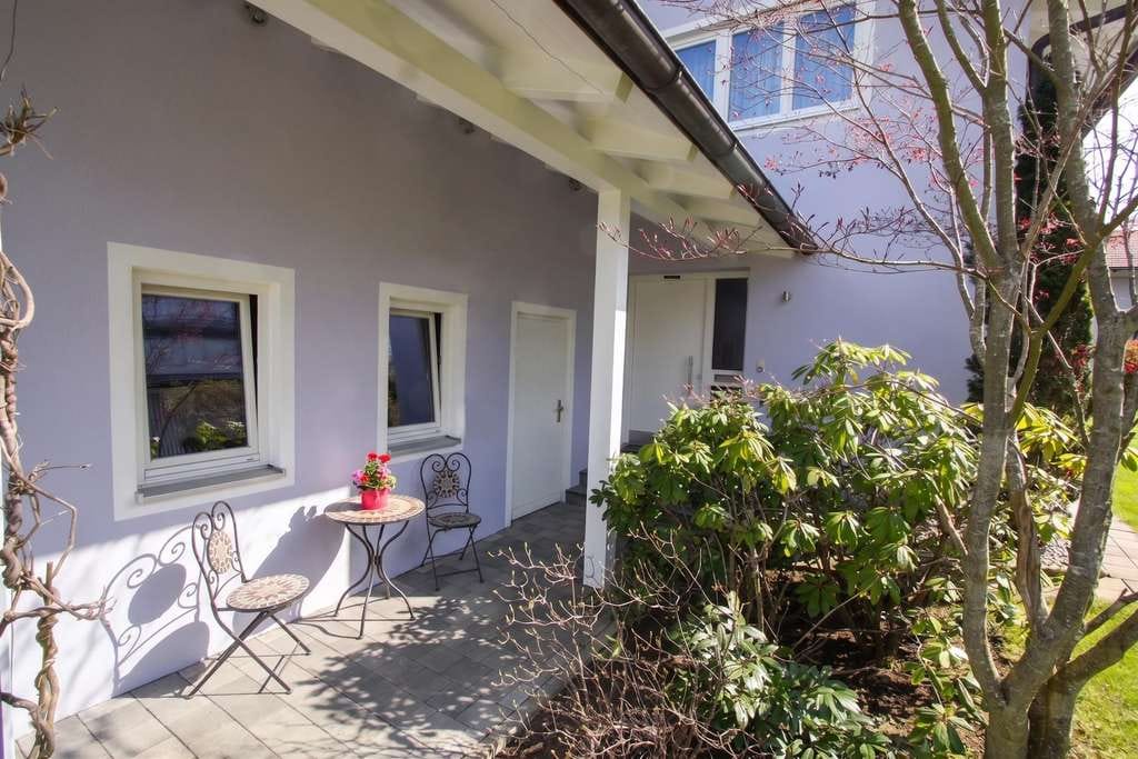 Immobilie in Rimsting - Einfamilienhaus mit schönem Weitblick auf die Alpen und den Chiemsee - Bild 3