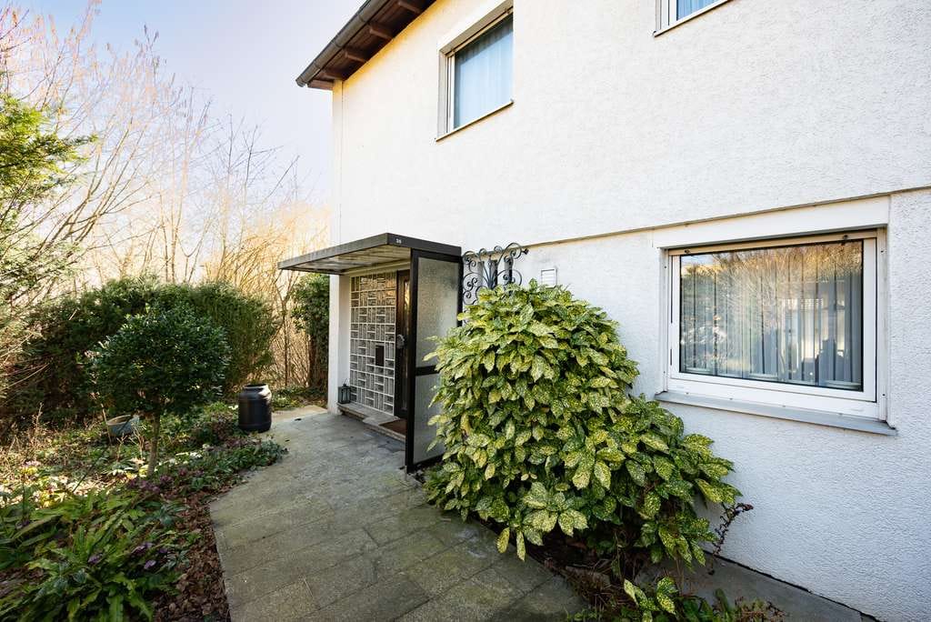 Immobilie in Leingarten - Familienfreundliches Reiheneckhaus mit Potenzial und großem Garten - Bild 1