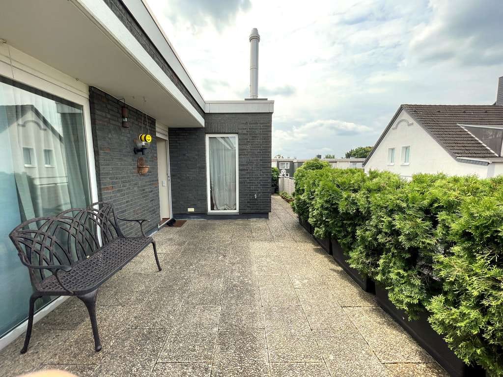 Immobilie in Hilden - Großes Penthouse mit 5 Zimmern, offenem Kamin und Garage - Hilden  Zentral! - Bild 2
