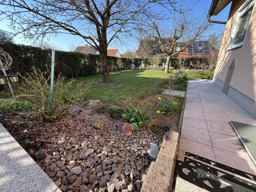Immobilie in Waigolshausen - Zwei Zuhause, ein Lebensgefühl - mit Gartenidylle, Wellnessbereich - 97534 Waigolshausen - Bild 4