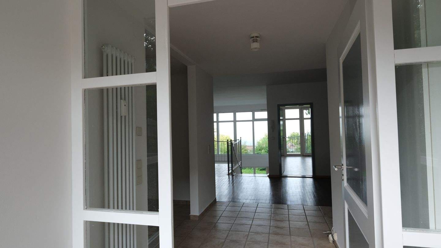 Immobilie in Staufen im Breisgau - Wohnen mit Burgblick - Maisonettewohnung mit Pool und Hauscharakter in Staufen - Bild 3