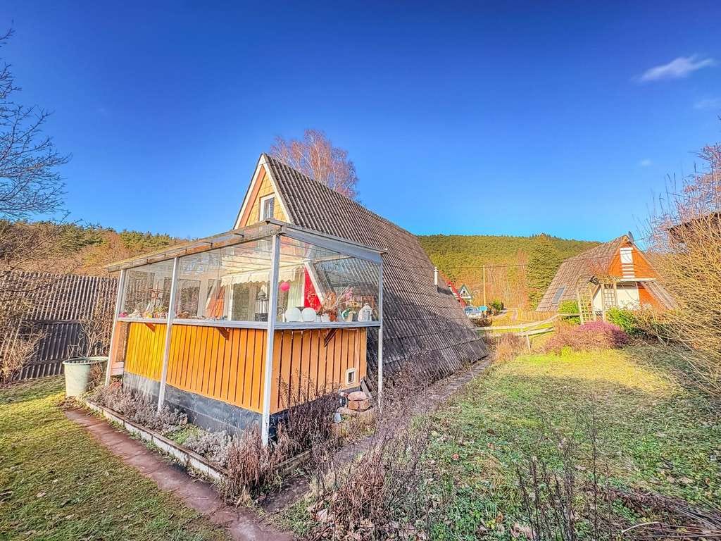 Immobilie in Gossersweiler-Stein - Modernisiertes Ferienhaus mit Sauna und Carport im Feriendorf Eichwald in Gossersweiler-Stein - Bild 1