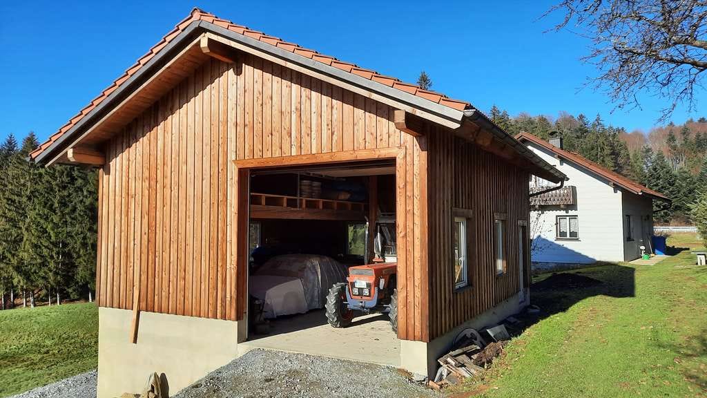 Immobilie in Jandelsbrunn - Bei Jandelsbrunn - Neuer Preis! Uriges Haus am Waldesrand für nur 229.000,-- - Bild 1