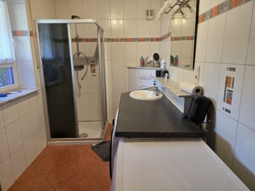 Immobilie in Wonfurt - Einfamilienhaus mit Garten und Doppelgarage in 97539 Wonfurt (ID 10681) - Bild 3