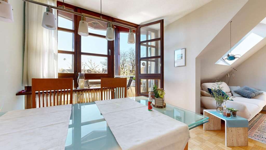 Immobilie in Kirchheim bei München - Attraktive Maisonette-Wohnung mit zwei Südbalkonen in Kirchheim - Bild 3