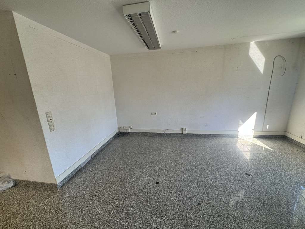 Immobilie in Oedheim - Erdgeschoss 2 Zimmer Einheit mit WC, Dusche und Stellplatz plus TG - Bild 2