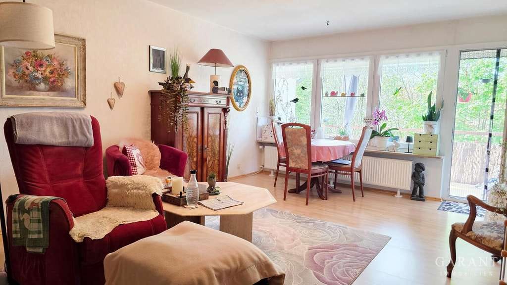 Immobilie in Weilheim an der Teck - ** Gepflegte 2 Zimmer-Wohnung mit Süd-Balkon in ruhiger Lage ** - Bild 1