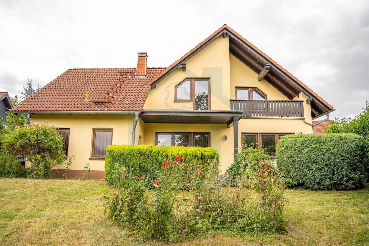 Immobilie in Hermsdorf - Für Familie & Homeoffice: Großzügiges 7-Zimmer-Haus mit Sauna und Komfort-Garage - Bild 3