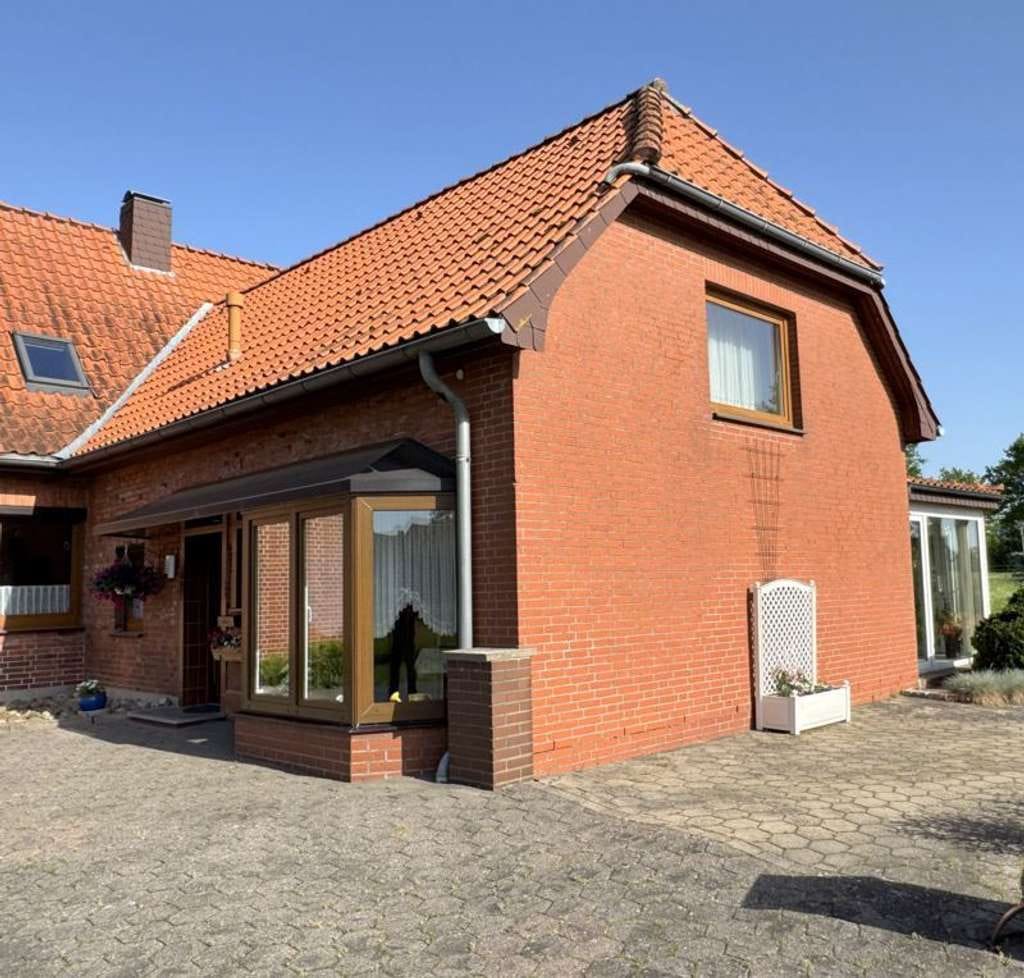 Immobilie in Pennigsehl - Ländliches Wohnhaus, top gepflegt, mit großem Platzangebot- Wintergarten, Balkon, Garagen! - Bild 3
