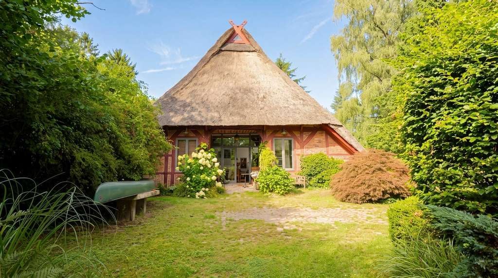 Immobilie in Tangstedt - Historischer Charme, lebendiger Familienmittelpunkt - Bild 2