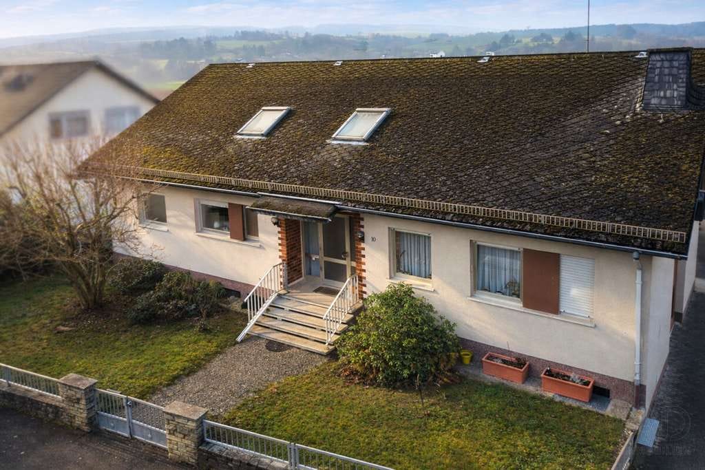 Immobilie in Weilmünster - Großzügiges Mehrfamilienhaus mit separater Einliegerwohnung und 415 m² Wohnfläche in Weilmünster - Bild 0