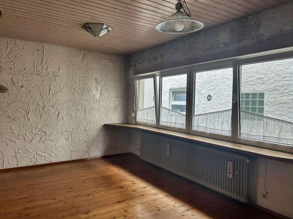 Immobilie in Bellheim - Viel Platz für Hobby oder Beruf - Einfamilienhaus mit Hof, Garage und Werkstatt - Bild 4