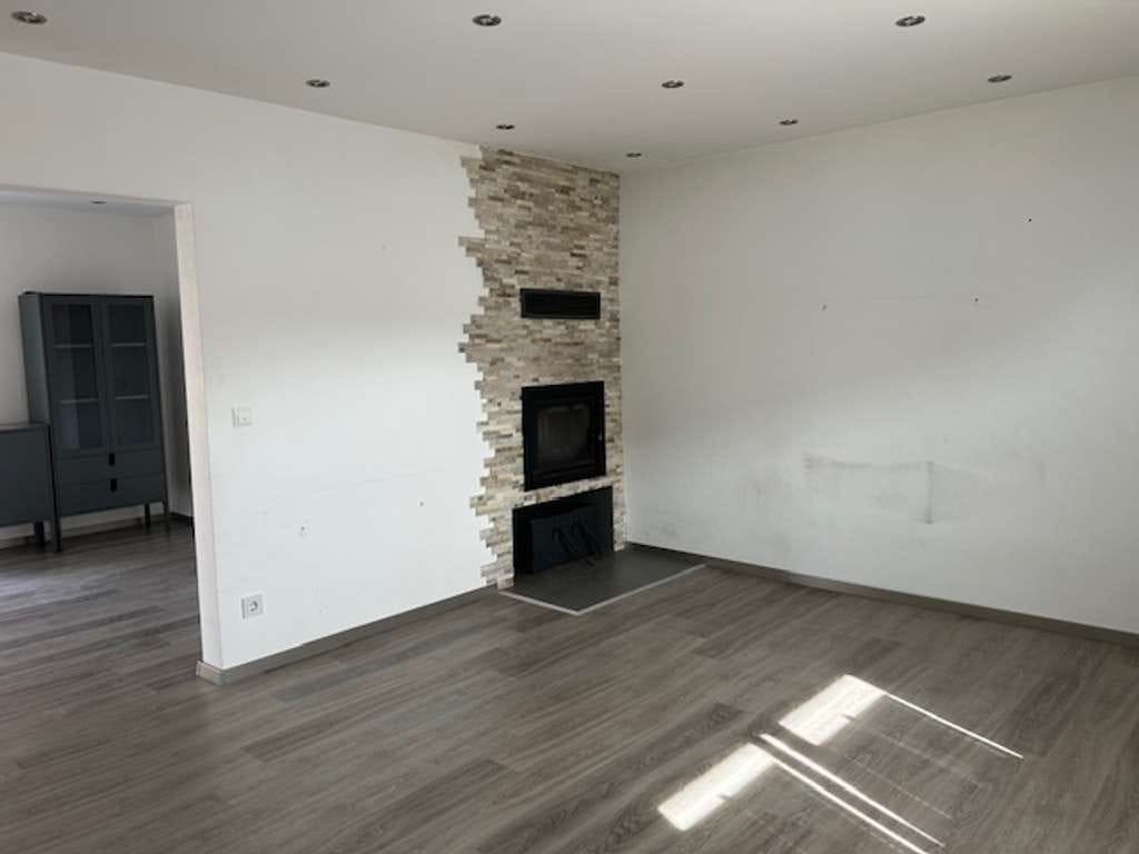 Immobilie in Weitramsdorf - Charmanter Klassiker - 110 m² EFH
mit Garten und Carport in Weitramsdorf! - Bild 2