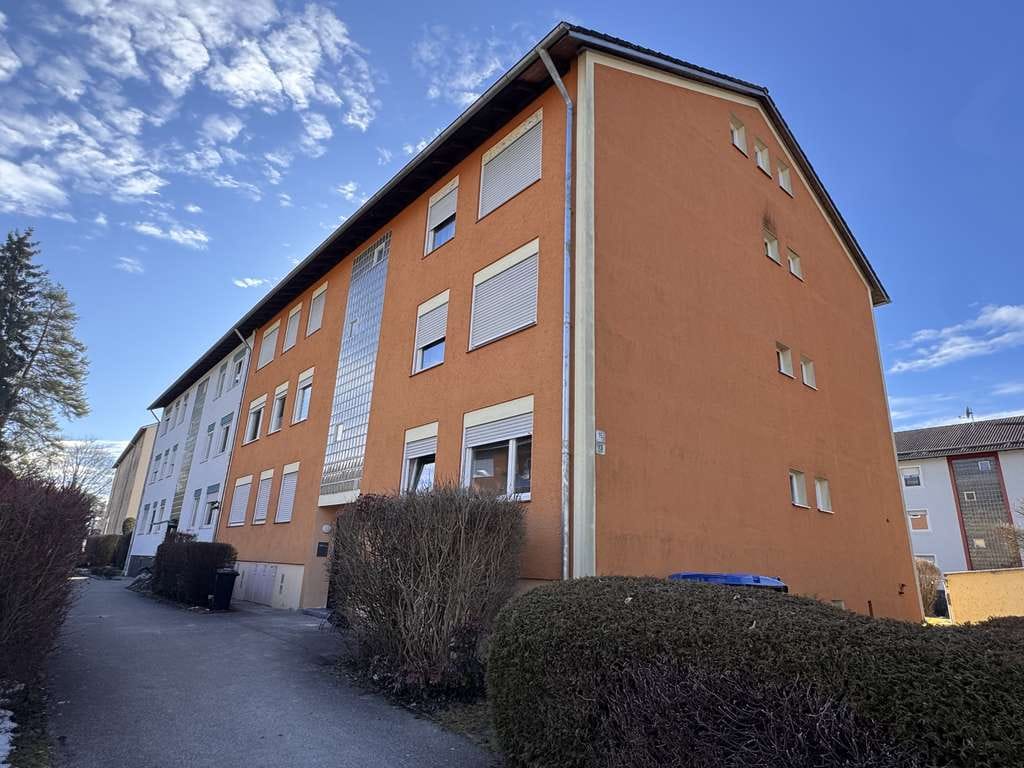 Immobilie in Traunreut - 4 Zimmer Wohnung mit Garten renovierungsbedürftig - Bild 2