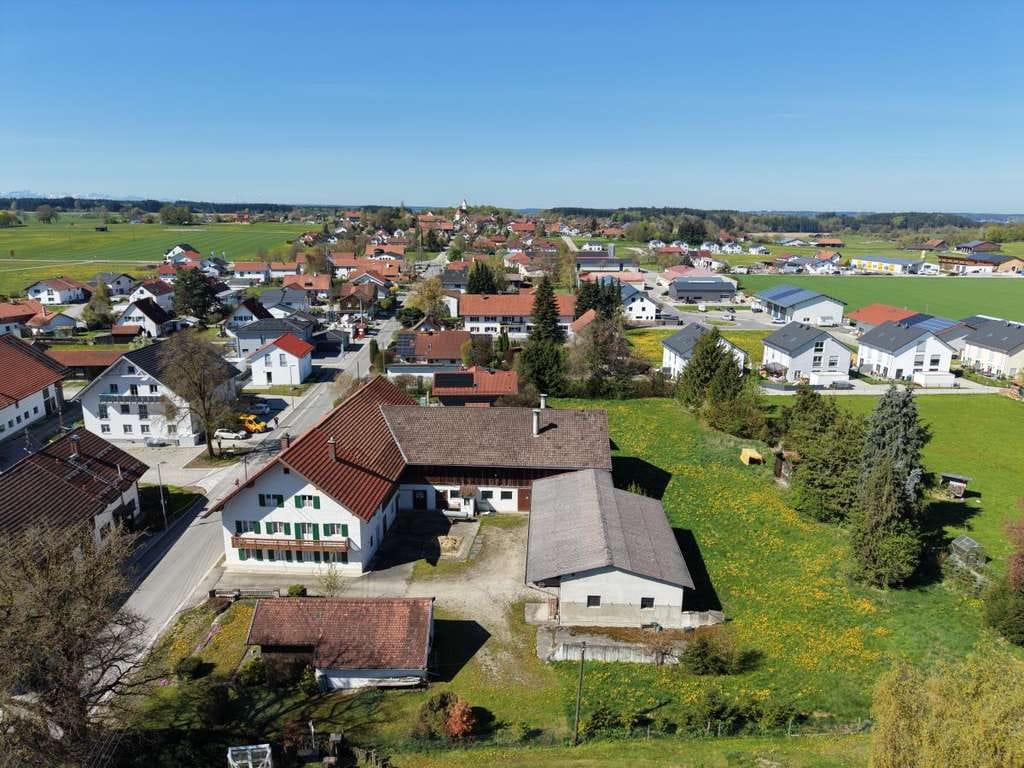Immobilie in Vilgertshofen - - TRAUM VOM EIGENEN HOF - Hofstelle mit Maschinenhalle in Pflugdorf/Vilgertshofen - Bild 2