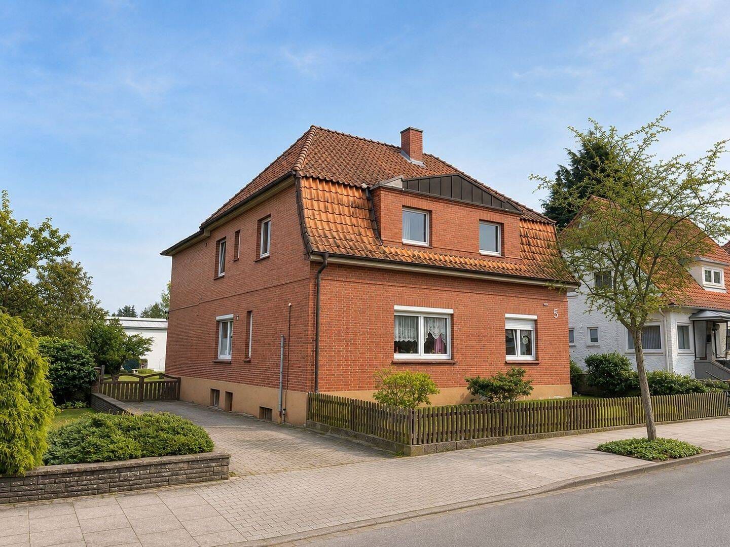 Immobilie in Bad Bevensen - Toplage Möllerstraße: 2-3 Familienhaus auf traumhaftem Grundstück mit großem Potenzial - Bild 1