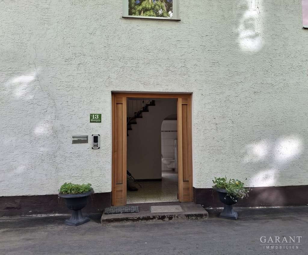 Immobilie in Lindberg - Wer erweckt das Dornröschenhaus zum Leben?! Einfamilienhaus in ruhiger aber doch zentraler Lage! - Bild 0