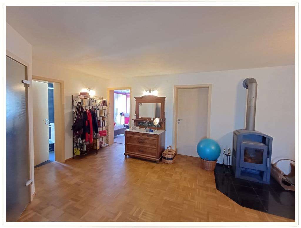 Immobilie in Schmiechen - Eine Wohnung wie ein Haus! 5-Zimmer-ETW m. Garage, Stellplatz, Dachterrasse in Schmiechen bei Mering - Bild 2