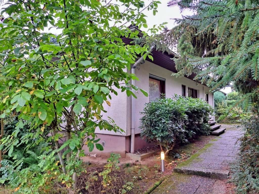 Immobilie in Ehlscheid - EFH mit wunderschönem Garten + Garage + moderne ELW in Ehlscheid  - Bild 4