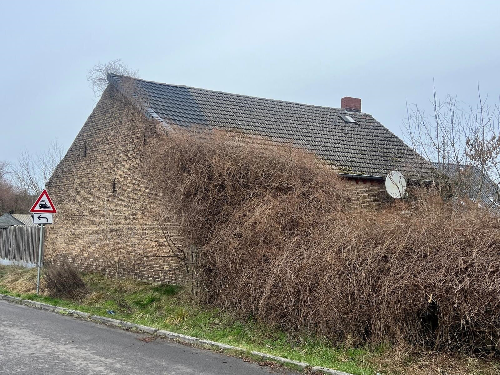 Immobilie in Löwenberger Land - Abrisshaus mit Scheune - Bild 3