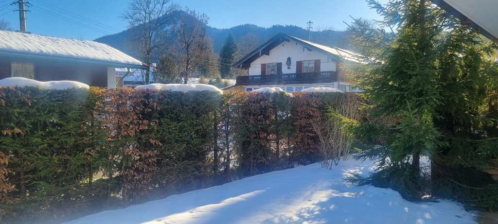 Immobilie in Bad Wiessee - Barrierearme Gartenwohnung am Tegernsee mit Kamin in Top-Zustand – sofort bezugsbereit! - Bild 2