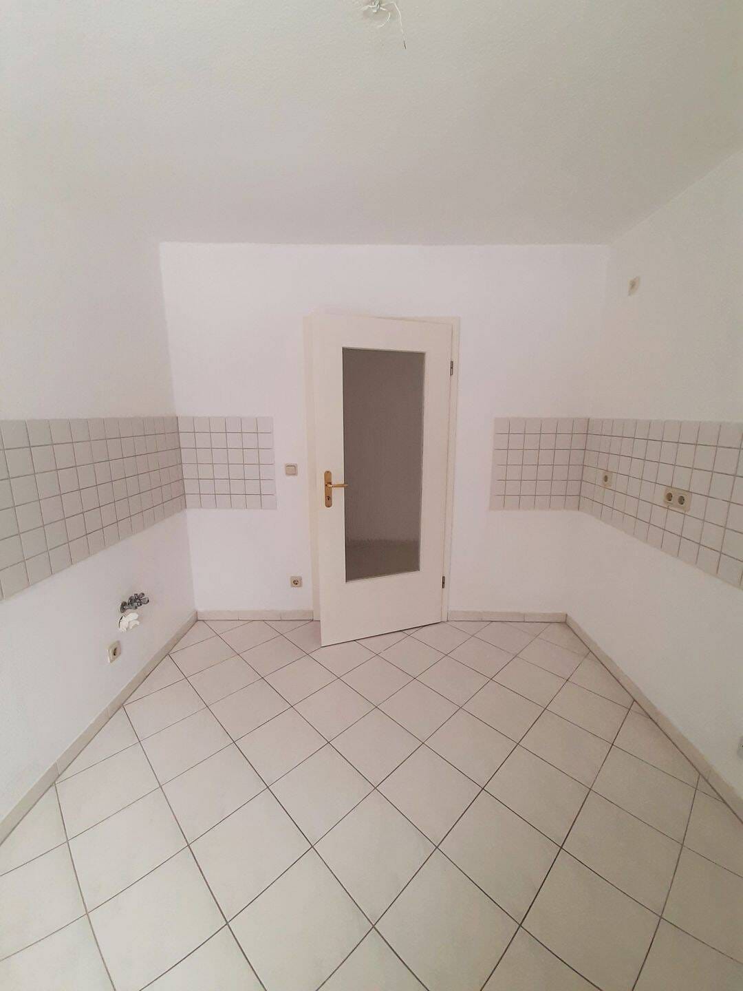 Immobilie in Langenweißbach - Sehr schöne 1 Raum Wohnung Zwickau zentrumsnah vermietet zu verkaufen - Bild 2