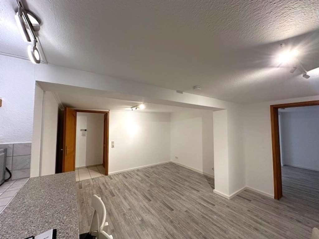 Immobilie in Niederkassel - Solides 4 Parteienhaus (voll vermietet) 264m² Wohnfläche und 679m² Grundstück - Bild 4