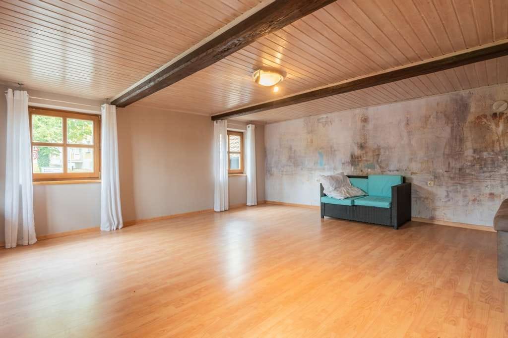 Immobilie in Ortenburg - Rustikales Einfamilienhaus mit Denkmalschutz in Ortenburg/Zentrum - Bild 3