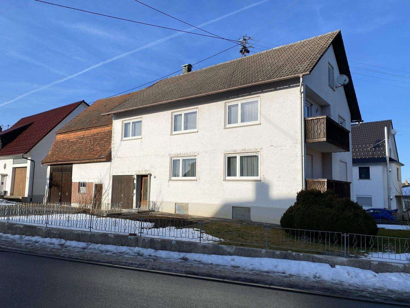 Immobilie in Renquishausen - Zweifamilienhaus mit Platz für Arbeit und Leben - Bild 0